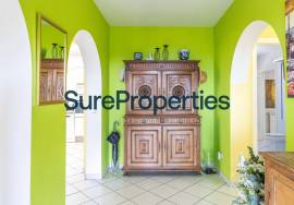 Exclusive villa with sea views, pool and large outdoor spaces in Sayalonga, Costa del Sol Exclusive villa with sea views, pool and large outdoor spaces in Sayalonga, Costa del Sol