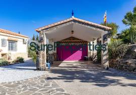 Exclusive villa with sea views, pool and large outdoor spaces in Sayalonga, Costa del Sol Exclusive villa with sea views, pool and large outdoor spaces in Sayalonga, Costa del Sol