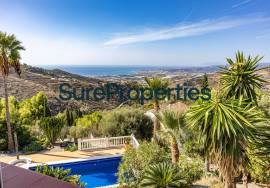 Exclusive villa with sea views, pool and large outdoor spaces in Sayalonga, Costa del Sol Exclusive villa with sea views, pool and large outdoor spaces in Sayalonga, Costa del Sol