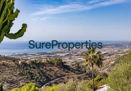Exclusive villa with sea views, pool and large outdoor spaces in Sayalonga, Costa del Sol Exclusive villa with sea views, pool and large outdoor spaces in Sayalonga, Costa del Sol