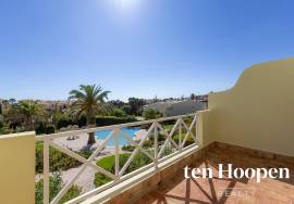 Renovated 2-Bedroom Townhouse with Pool in Praia da Luz