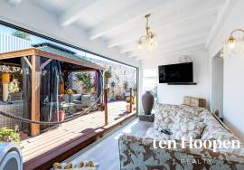 Charming Single-Level 2-Bedroom Townhouse with Courtyard Garden and Roof Terrace, Espiche