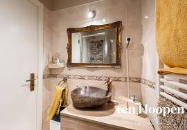 Charming Single-Level 2-Bedroom Townhouse with Courtyard Garden and Roof Terrace, Espiche