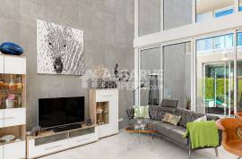 Modern 2 bedroom villa in a luxurious gated community near the Marina in Vilamoura, Algarve