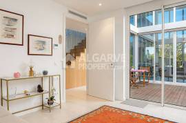 Modern 2 bedroom villa in a luxurious gated community near the Marina in Vilamoura, Algarve