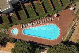 Modern 2 bedroom villa in a luxurious gated community near the Marina in Vilamoura, Algarve