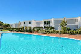 Modern 2 bedroom villa in a luxurious gated community near the Marina in Vilamoura, Algarve