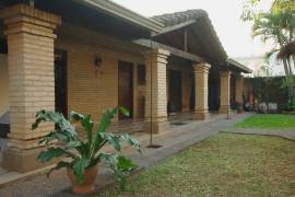 Family house for sale by moving from Paraguay
