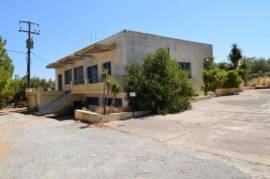 Hotel van 1238,68 m2 aan reparatie toe in Agios Nikolaos.
