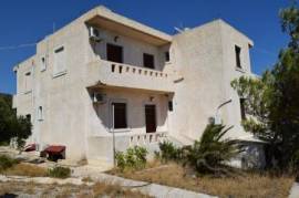 Property of 320m2 consisting of 10 apartments plus a 50m2 reception in a quiet area.