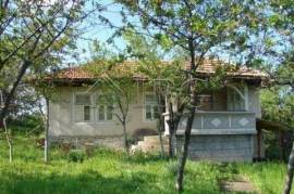Property with 1400 sq.m. garden near Veliko Tarnovo