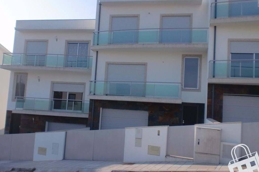 House V3, Nogueira, Lousada