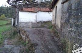 2 Houses for Restoration, Sto. Estevão de Barrosas, Lousada