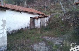 2 Houses for Restoration, Sto. Estevão de Barrosas, Lousada
