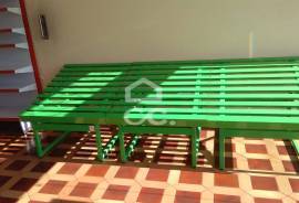 Shop for trade with 95 m2 in Alfena.