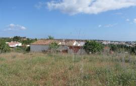 Big plot with ruin - near Albufeira