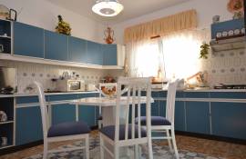 Building: 3+1 Bed Villa, 2 Commercial Spaces - Loulé / EN125