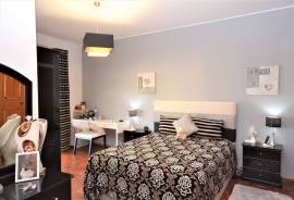 Building: 3+1 Bed Villa, 2 Commercial Spaces - Loulé / EN125