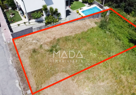 Allotment land for construction of townhouse in Vilaça, Braga