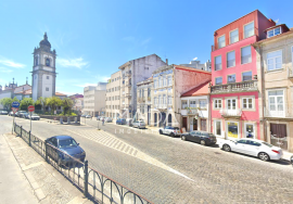 Building in the historic center with project for 7 apartments in S. Vicente, Braga