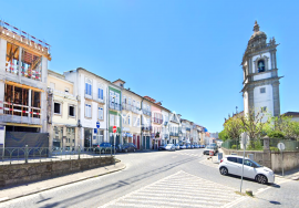 Building in the historic center with project for 7 apartments in S. Vicente, Braga