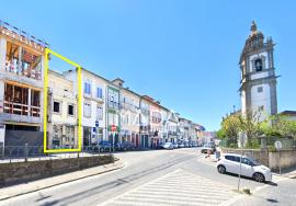 Building in the historic center with project for 7 apartments in S. Vicente, Braga