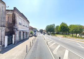 Building with patio in the city center in Maximinos, Braga