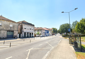 Building with patio in the city center in Maximinos, Braga