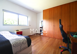 Detached T5 villa on a plot of 2000m2 with indoor pool in Aveleda, Braga