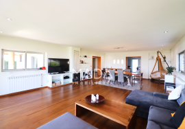 Detached T5 villa on a plot of 2000m2 with indoor pool in Aveleda, Braga