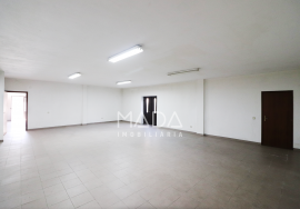 Shop and warehouse c/110m2 near PingoDoce in Vila Verde, Braga.