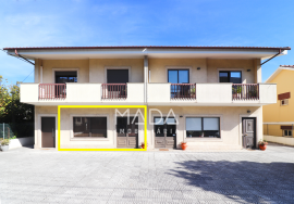 Shop and warehouse c/110m2 near PingoDoce in Vila Verde, Braga.
