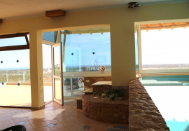 Villa with 3 bedrooms, indoor and outdoor pools, sea view in Barranco de S. Miguel