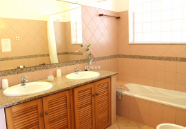 Villa with 3 bedrooms, indoor and outdoor pools, sea view in Barranco de S. Miguel