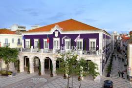 Building in Setúbal to renovate