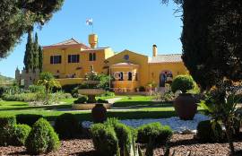 Magnificient Manor House from 18th Century near São Bras de Alportel