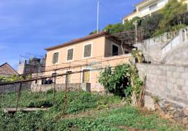 Old house to recover in CALHETA
