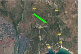 Rustic land with 9440 m2 of area and sea view located 1km from Praia da Ingrina