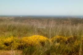 Rustic land with 9440 m2 of area and sea view located 1km from Praia da Ingrina