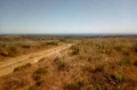 Rustic land with 9440 m2 of area and sea view located 1km from Praia da Ingrina