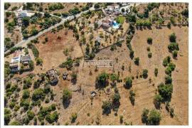 RUIN WITH 178 M2 INSERTED IN A PLOT OF LAND WITH 18440 M2 LOCATED NEAR OLHÃO AND THE RIA FORMOSA