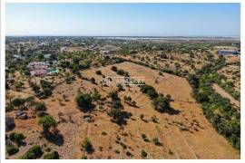 RUIN WITH 178 M2 INSERTED IN A PLOT OF LAND WITH 18440 M2 LOCATED NEAR OLHÃO AND THE RIA FORMOSA