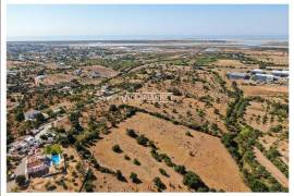 RUIN WITH 178 M2 INSERTED IN A PLOT OF LAND WITH 18440 M2 LOCATED NEAR OLHÃO AND THE RIA FORMOSA