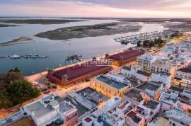 RUIN WITH 178 M2 INSERTED IN A PLOT OF LAND WITH 18440 M2 LOCATED NEAR OLHÃO AND THE RIA FORMOSA