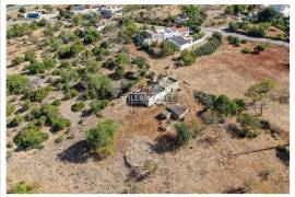 RUIN WITH 178 M2 INSERTED IN A PLOT OF LAND WITH 18440 M2 LOCATED NEAR OLHÃO AND THE RIA FORMOSA