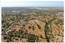 RUIN WITH 178 M2 INSERTED IN A PLOT OF LAND WITH 18440 M2 LOCATED NEAR OLHÃO AND THE RIA FORMOSA