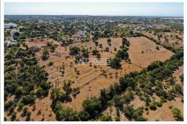 RUIN WITH 178 M2 INSERTED IN A PLOT OF LAND WITH 18440 M2 LOCATED NEAR OLHÃO AND THE RIA FORMOSA