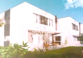 Plot of land with 3000m2 of area for construction of 10 townhouses in Póvoa de Lanhoso, Braga.