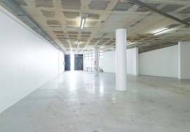 Set of 3 warehouses + office - Câmara de Lobos