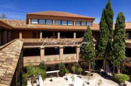 Commercial Property in Sotogrande M202